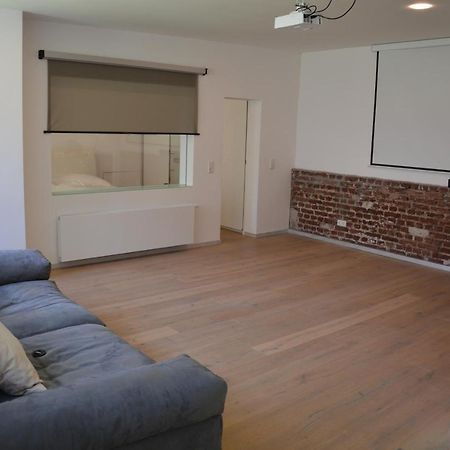 Modern Wuppertal Retreat: Cinema Experience with Private Parking Apartment Exterior photo